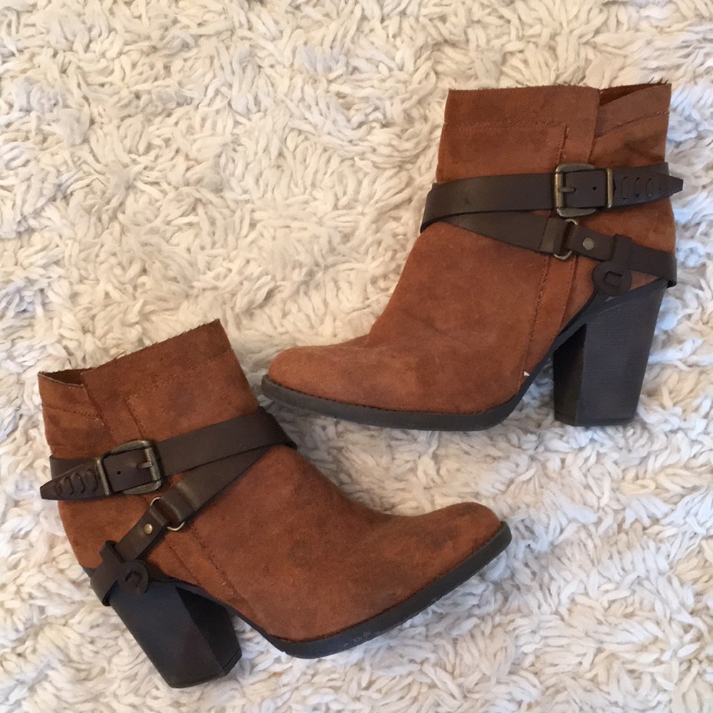 Women’s brown booties.